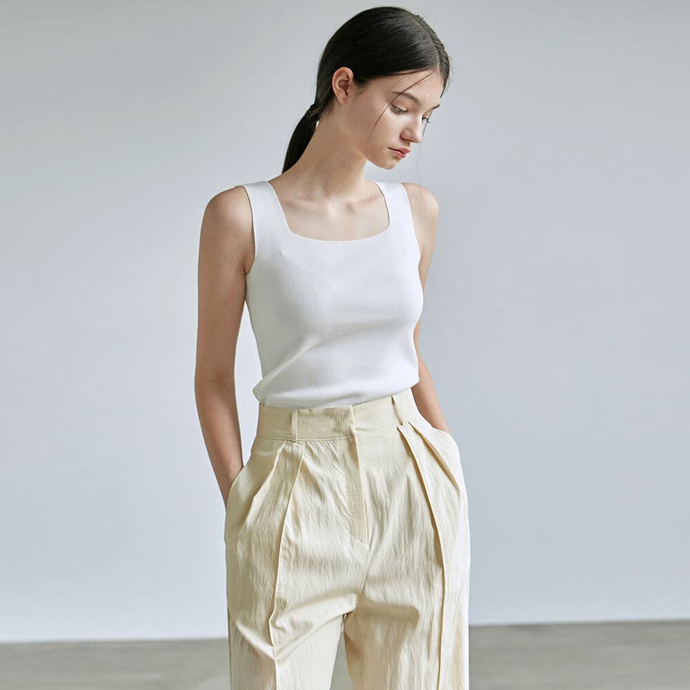 White square-neck sleeveless knit top product reference